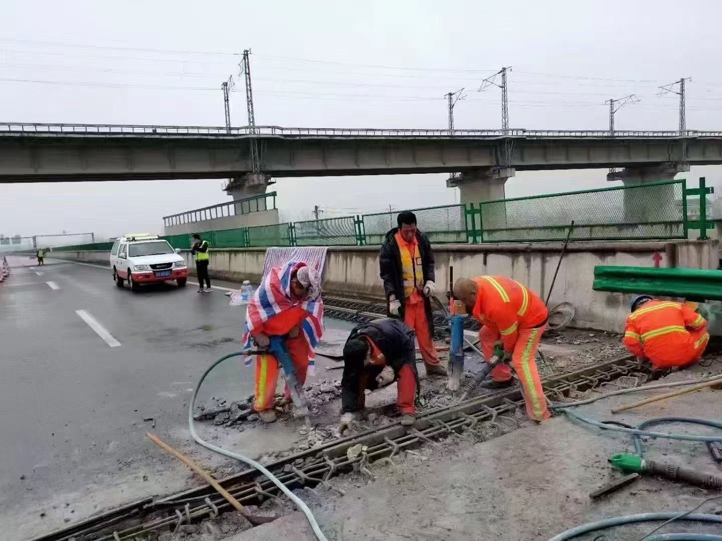 榕江桥梁伸缩缝抢修料
